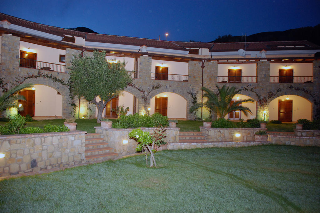 Residence Il Casale ปาลีนูโร ภายนอก รูปภาพ